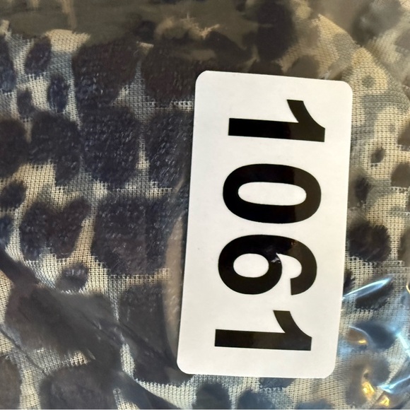 Scully Animal Print Velvet Burn Out Button Up Blouse Black Grey Western Large - Picture 10 of 11